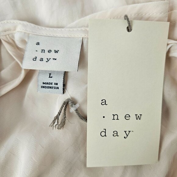 A New Day Women's Sheer Houndstooth Blouse Size Large Cream Casual Career Work - Picture 8 of 9